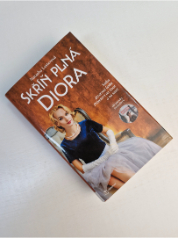 Skříň plná Diora