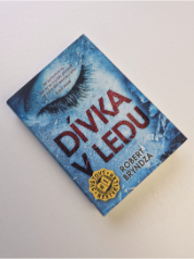 Dívka v ledu